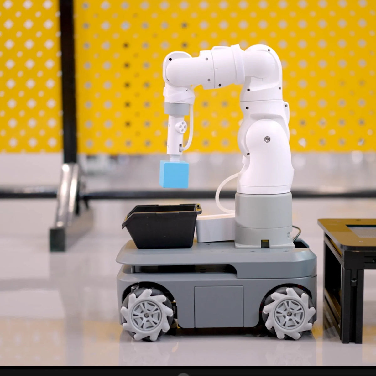 Elephant Robotics myArm 300 PI 2023